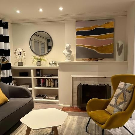 טורונטו Double Bedroom On Up Or 3 Bedrooms In Basement Near Eglinton Subway Station מראה חיצוני תמונה