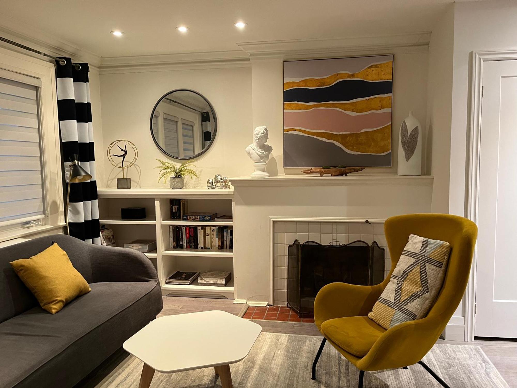 טורונטו Double Bedroom On Up Or 3 Bedrooms In Basement Near Eglinton Subway Station מראה חיצוני תמונה