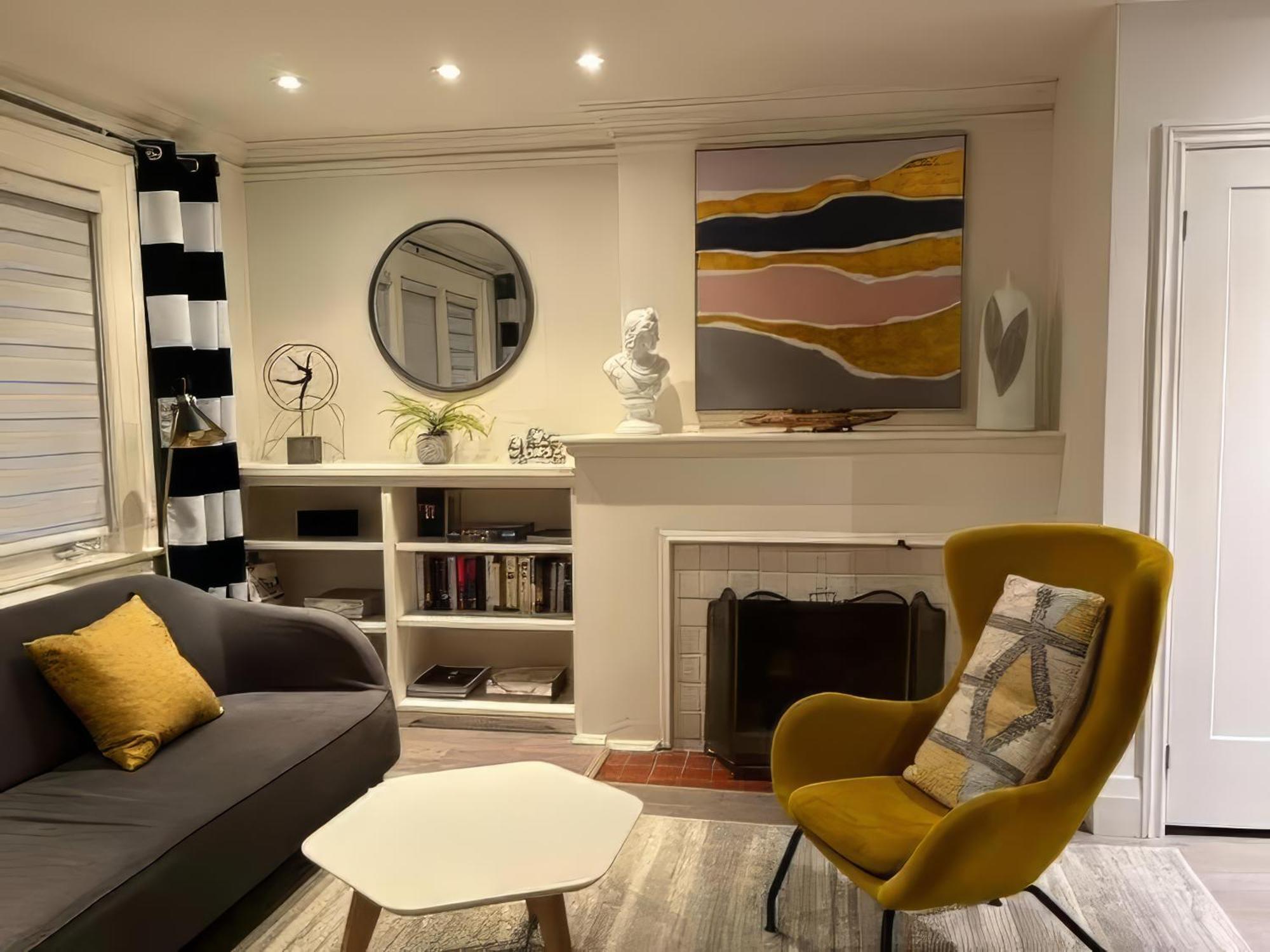 טורונטו Double Bedroom On Up Or 3 Bedrooms In Basement Near Eglinton Subway Station מראה חיצוני תמונה