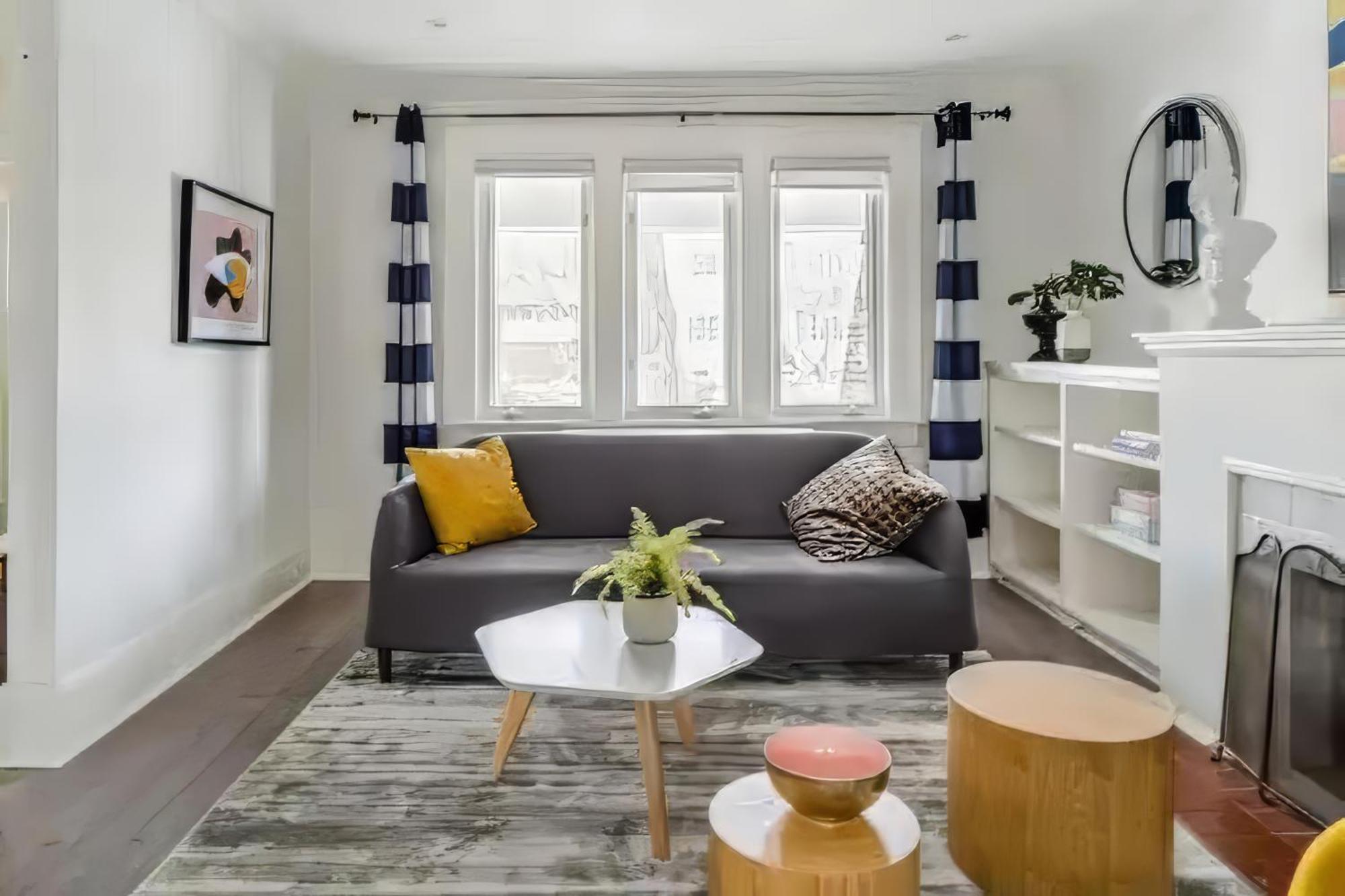 טורונטו Double Bedroom On Up Or 3 Bedrooms In Basement Near Eglinton Subway Station מראה חיצוני תמונה